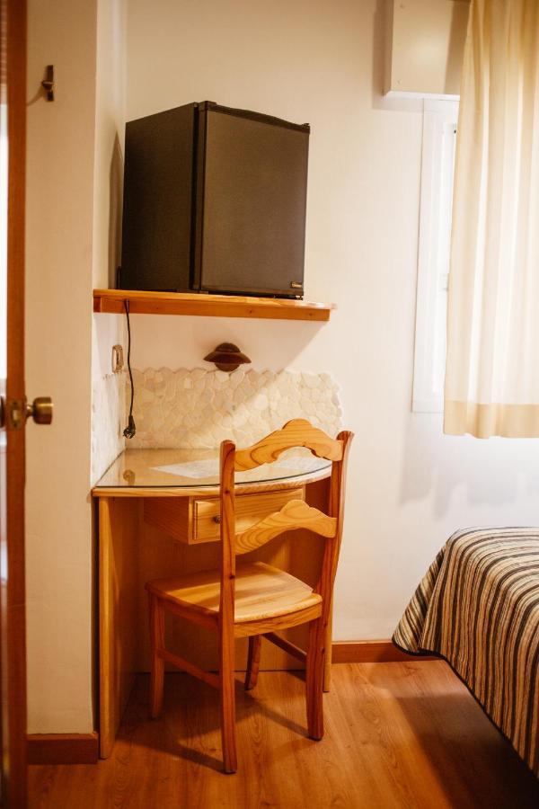 מוטריל Hostal La Campana מראה חיצוני תמונה