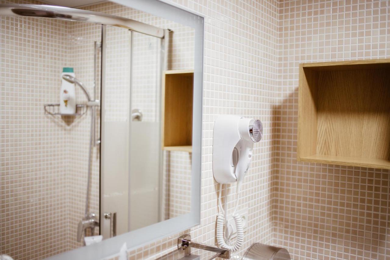 מוטריל Hostal La Campana מראה חיצוני תמונה