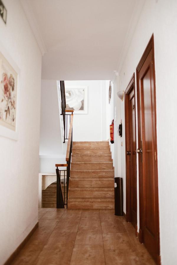 מוטריל Hostal La Campana מראה חיצוני תמונה